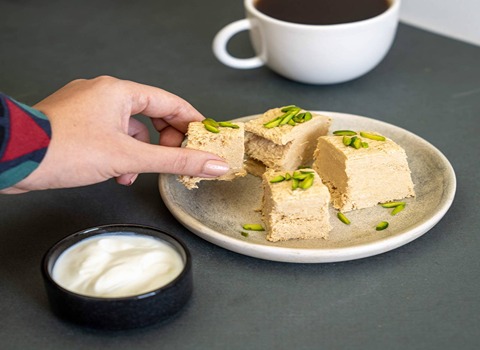 تصویر 2 از قیمت خرید حلوا شکری سنتی + فروش ویژه